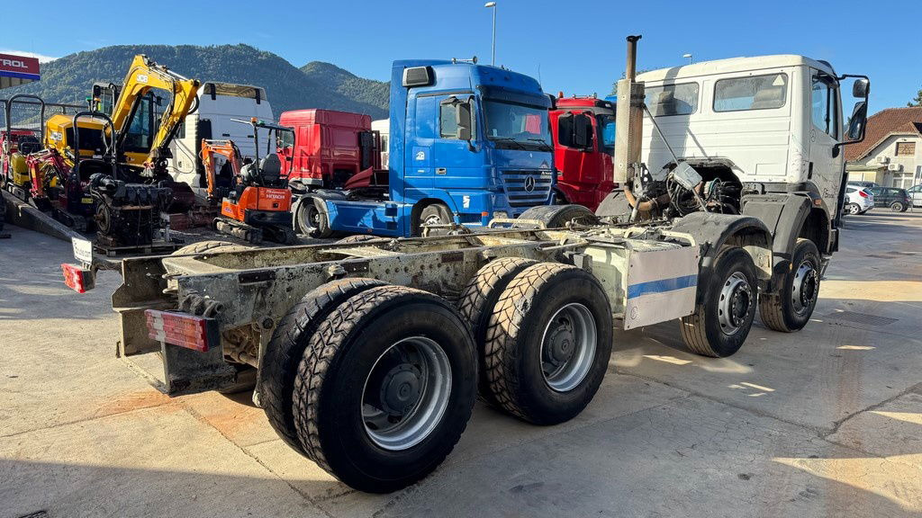 Mercedes-Benz SK 3234 8x4 chassis - Tovornjak-šasija: slika 5 Mercedes-Benz SK 3234 8x4 chassis - Tovornjak-šasija: slika 5