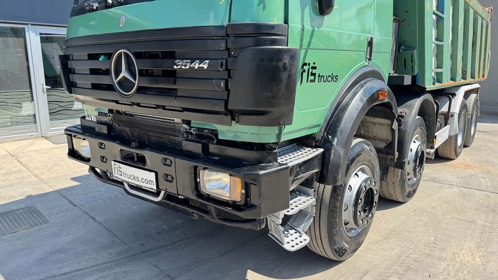 Mercedes-Benz SK 3235 8X4 tipper - V8 - Tovornjak prekucnik: slika 2 Mercedes-Benz SK 3235 8X4 tipper - V8 - Tovornjak prekucnik: slika 2