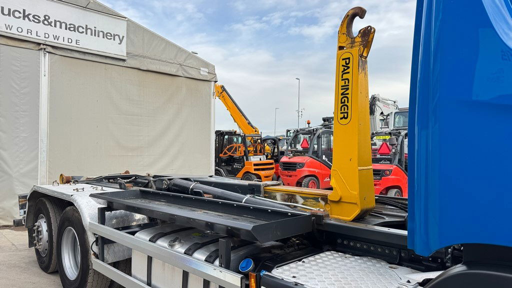 Scania P 360 6x2 palfinger abroll tipper - steering axle - Kontejnerski tovornjak/ Tovornjak z zamenljivim tovoriščem: slika 4 Scania P 360 6x2 palfinger abroll tipper - steering axle - Kontejnerski tovornjak/ Tovornjak z zamenljivim tovoriščem: slika 4