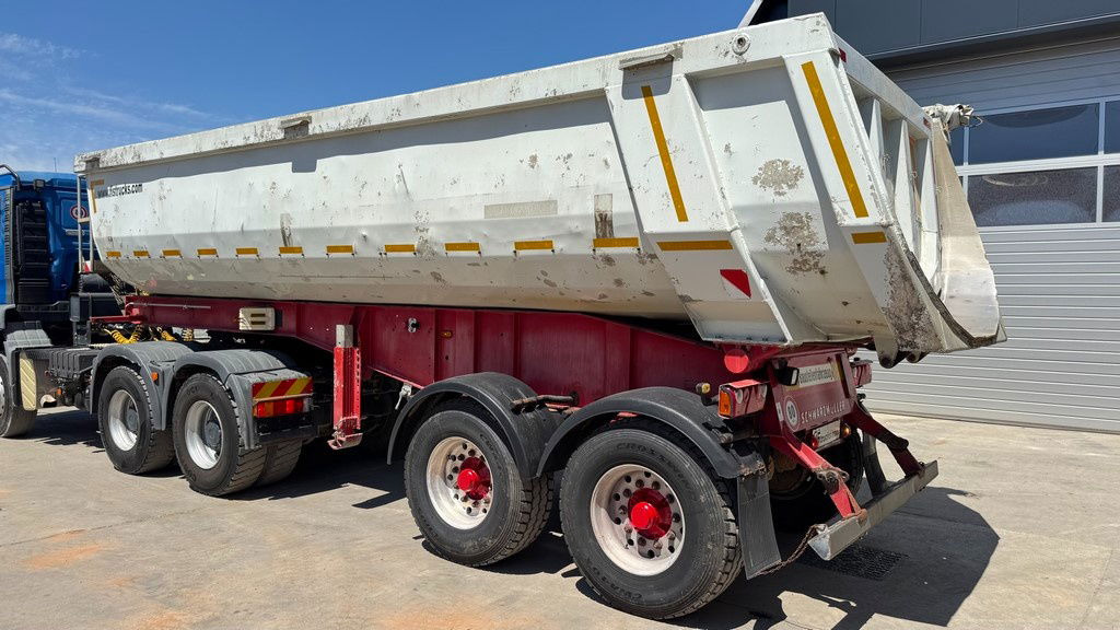 Schwarzmüller K202 2-Axle Tipper - Taurpaulin - Kiper polprikolica: slika 4 Schwarzmüller K202 2-Axle Tipper - Taurpaulin - Kiper polprikolica: slika 4