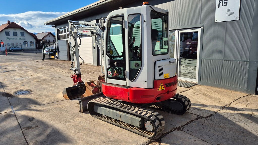 Takeuchi TB138FR - Powertilt - 3X Buckets - 2015 Year - Mini bager: slika 4 Takeuchi TB138FR - Powertilt - 3X Buckets - 2015 Year - Mini bager: slika 4