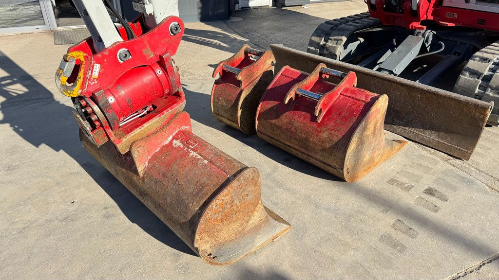 Takeuchi Takeuchi TB290-2 - 2022 Year - Powertilt - 3X Buckets - 945 Hours - Mini bager: slika 3 Takeuchi Takeuchi TB290-2 - 2022 Year - Powertilt - 3X Buckets - 945 Hours - Mini bager: slika 3