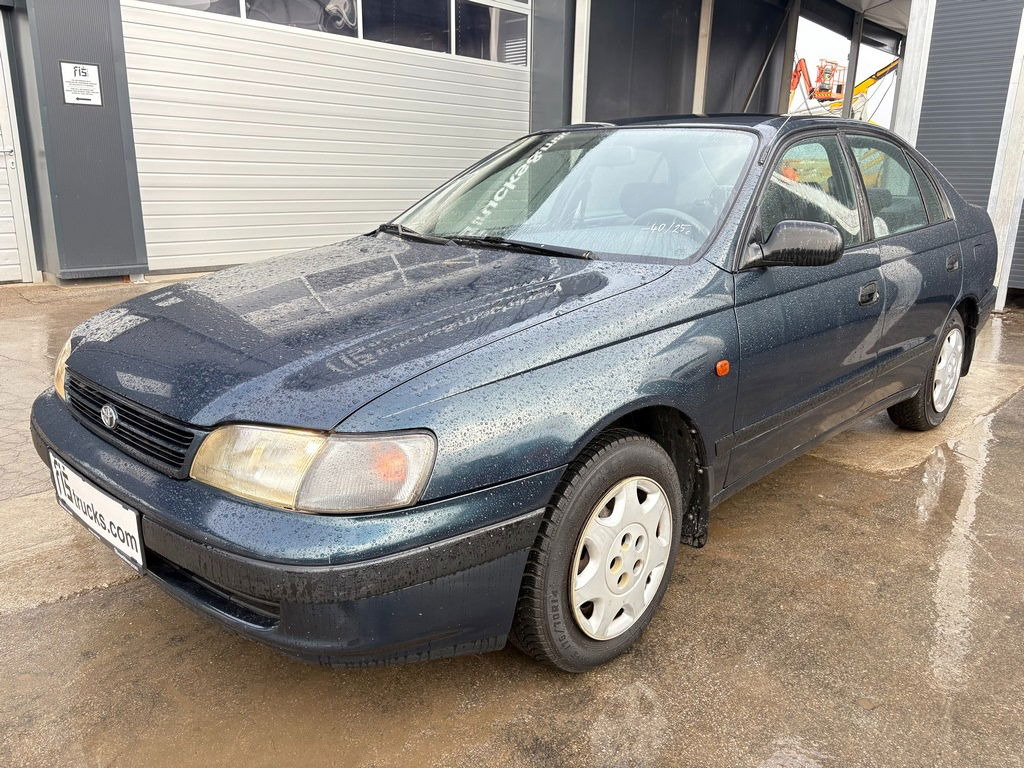 Toyota Carina 1.6 - Petrol - 5 Doors - Avtomobil: slika 1 Toyota Carina 1.6 - Petrol - 5 Doors - Avtomobil: slika 1