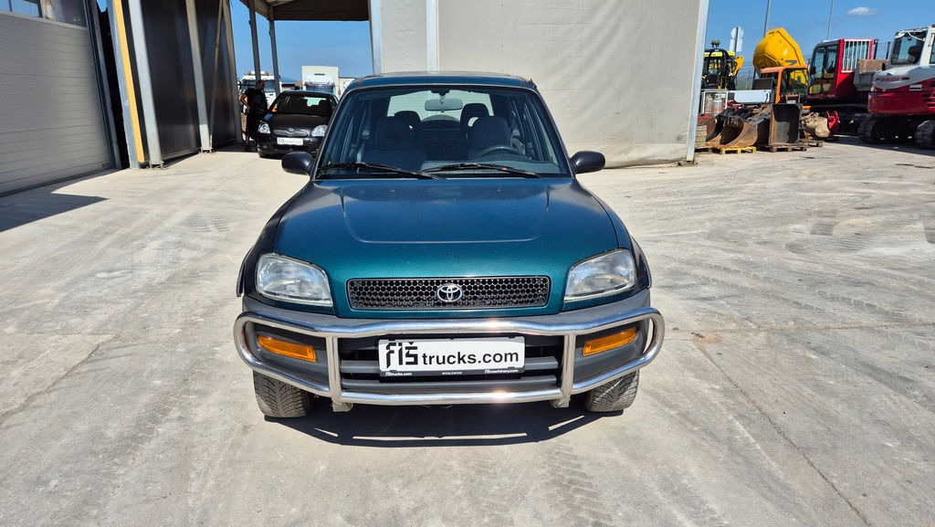Toyota RAV4 2.0 - Petrol - Automatic - AC - SUV: slika 3 Toyota RAV4 2.0 - Petrol - Automatic - AC - SUV: slika 3