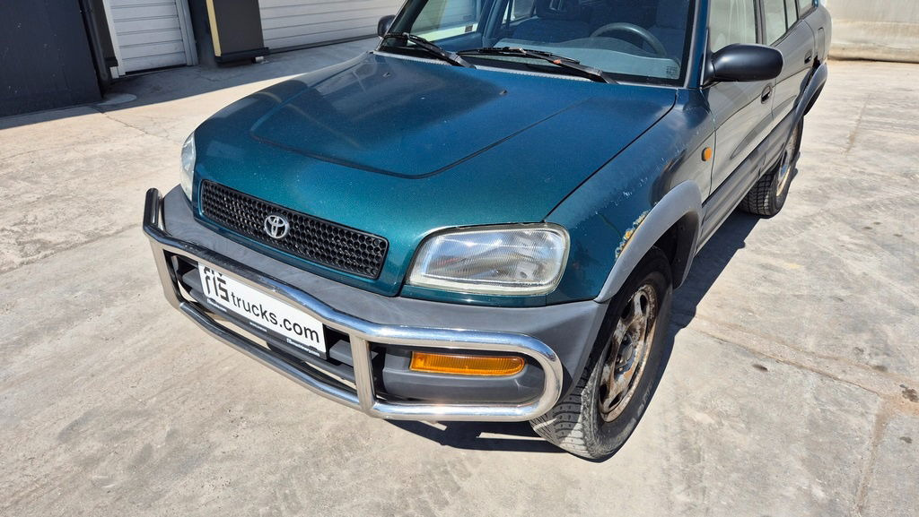 Toyota RAV4 2.0 - Petrol - Automatic - SUV: slika 2 Toyota RAV4 2.0 - Petrol - Automatic - SUV: slika 2