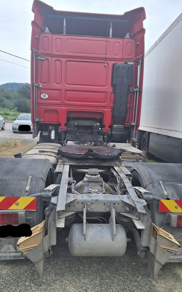 DAF XF 105.460 4x2 tractor unit - tipp. hydr. - Vlačilec: slika 3 DAF XF 105.460 4x2 tractor unit - tipp. hydr. - Vlačilec: slika 3