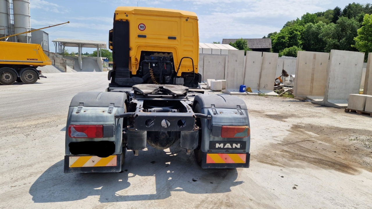 MAN 18.440 4x4 BLS tractor unit - tipp. hydraulics - Vlačilec: slika 4 MAN 18.440 4x4 BLS tractor unit - tipp. hydraulics - Vlačilec: slika 4