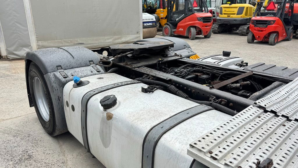 MAN TGX 18.400 4X2 tipp. hydr. - retarder - Vlačilec: slika 4 MAN TGX 18.400 4X2 tipp. hydr. - retarder - Vlačilec: slika 4