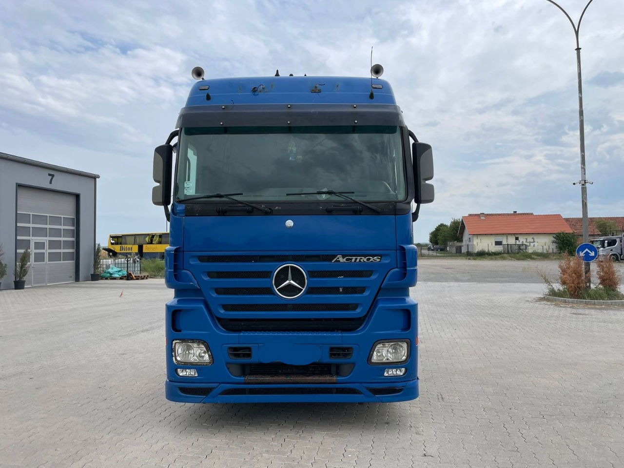Mercedes-Benz Actros 1844 4x2 tractor unit - retarder - Vlačilec: slika 2 Mercedes-Benz Actros 1844 4x2 tractor unit - retarder - Vlačilec: slika 2
