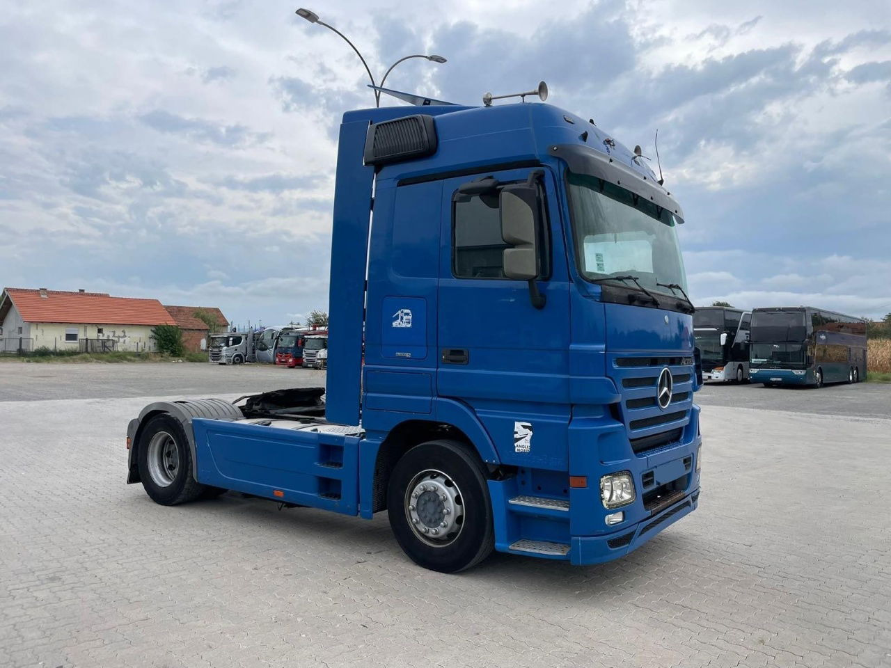 Mercedes-Benz Actros 1844 4x2 tractor unit - retarder - Vlačilec: slika 3 Mercedes-Benz Actros 1844 4x2 tractor unit - retarder - Vlačilec: slika 3
