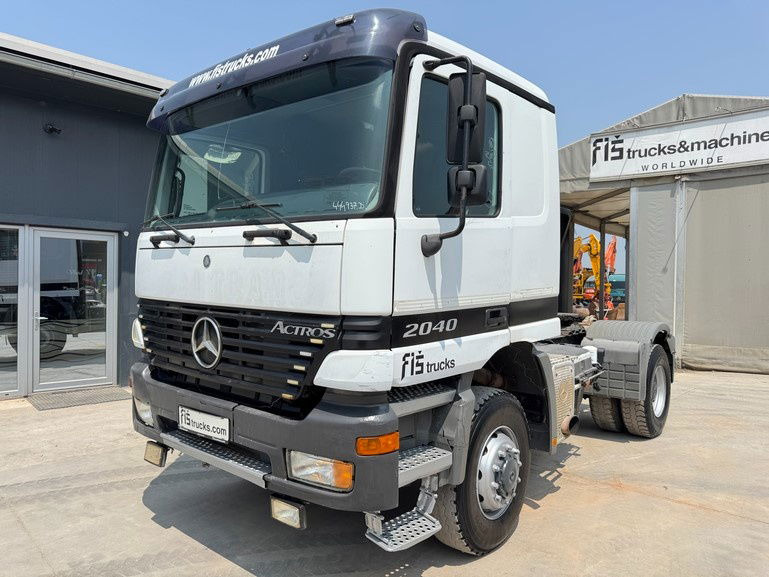 Mercedes-Benz Actros 2040 AS 4x4 tractor unit - tipp. hydr. - Vlačilec: slika 1 Mercedes-Benz Actros 2040 AS 4x4 tractor unit - tipp. hydr. - Vlačilec: slika 1