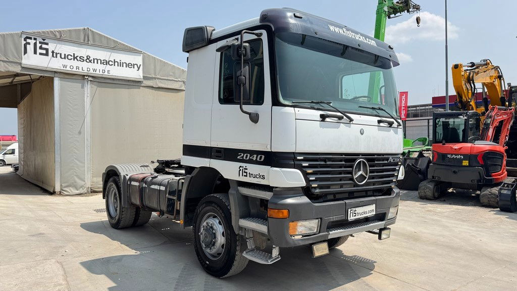 Mercedes-Benz Actros 2040 AS 4x4 tractor unit - tipp. hydr. - Vlačilec: slika 3 Mercedes-Benz Actros 2040 AS 4x4 tractor unit - tipp. hydr. - Vlačilec: slika 3