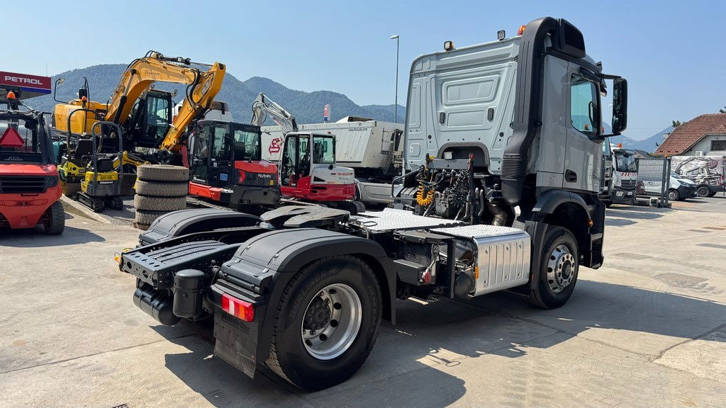 Mercedes-Benz Arocs 1845 HAD 4X4 tractor unit - tipper hydraulics - retarder - Vlačilec: slika 4 Mercedes-Benz Arocs 1845 HAD 4X4 tractor unit - tipper hydraulics - retarder - Vlačilec: slika 4
