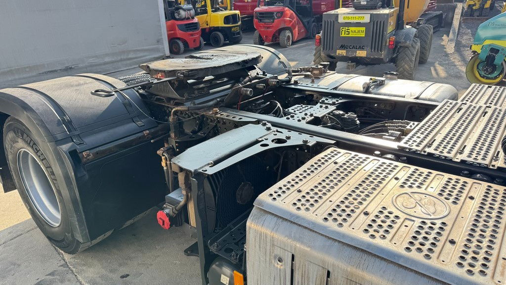 Mercedes-Benz Arocs 1851 LS HAD 4X4 - Euro 6 - retarder - tipper hydraulics - Vlačilec: slika 4 Mercedes-Benz Arocs 1851 LS HAD 4X4 - Euro 6 - retarder - tipper hydraulics - Vlačilec: slika 4