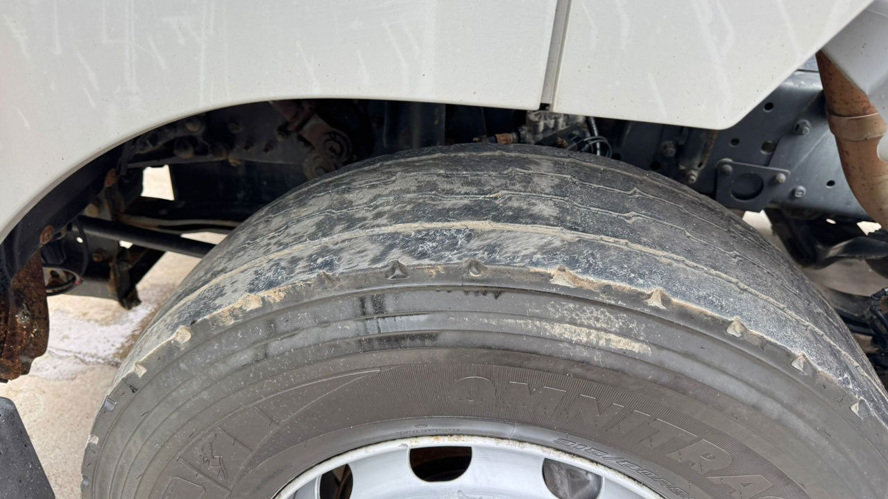 Mercedes-Benz Axor 1836 4x2 tipper hydraulics - Vlačilec: slika 5 Mercedes-Benz Axor 1836 4x2 tipper hydraulics - Vlačilec: slika 5