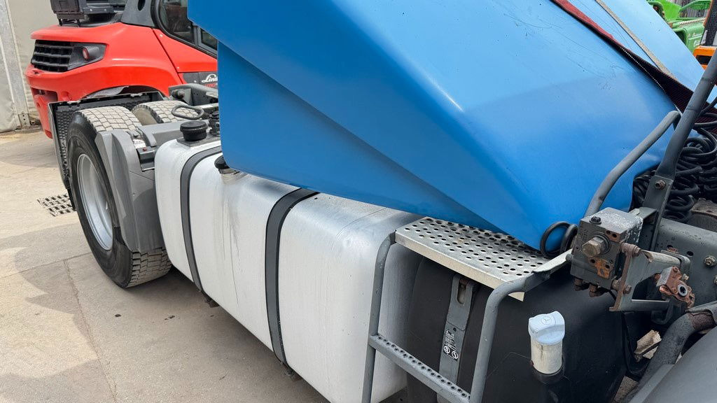 Mercedes-Benz Axor 1840 LS 4x2 tipper hydraulics - Vlačilec: slika 4 Mercedes-Benz Axor 1840 LS 4x2 tipper hydraulics - Vlačilec: slika 4