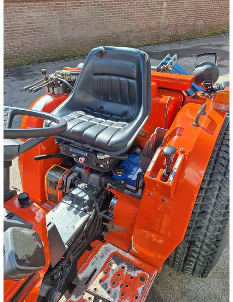 Kubota B2150 - Vlečni traktor: slika 4 Kubota B2150 - Vlečni traktor: slika 4