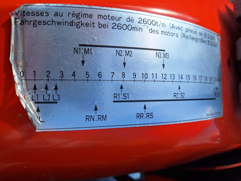 Vlečni traktor Kubota B2150: slika 18