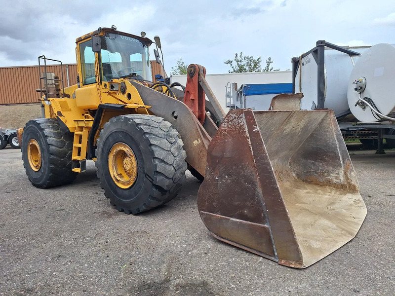 Volvo L220D - Kolesni nakladalec: slika 1 Volvo L220D - Kolesni nakladalec: slika 1