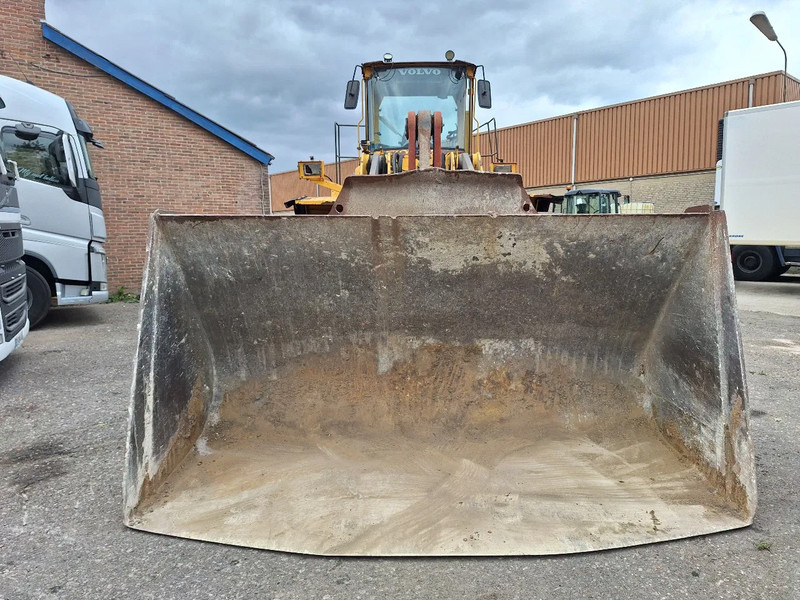 Volvo L220D - Kolesni nakladalec: slika 2 Volvo L220D - Kolesni nakladalec: slika 2