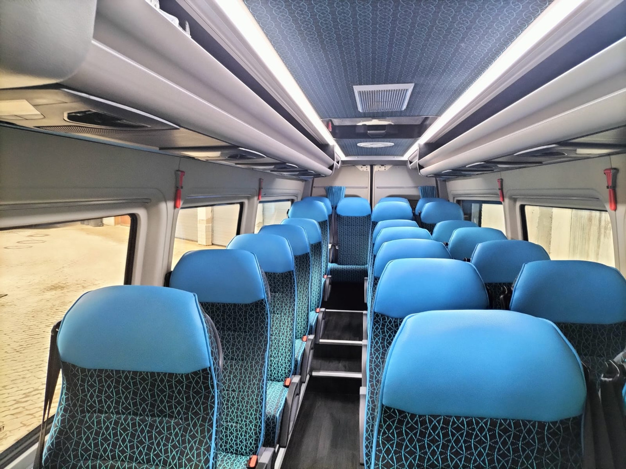 Mercedes Benz Sprinter 519cdi / Reisebus / ATOS 22+1+1 / Automatik / Telma / TV / Kühlschrank / USB - Minibus, Potniški kombi: slika 5 Mercedes Benz Sprinter 519cdi / Reisebus / ATOS 22+1+1 / Automatik / Telma / TV / Kühlschrank / USB - Minibus, Potniški kombi: slika 5