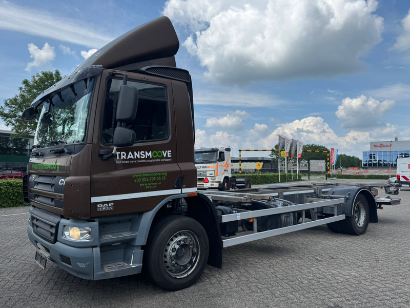 DAF CF65 220 - Tovornjak-šasija: slika 2 DAF CF65 220 - Tovornjak-šasija: slika 2