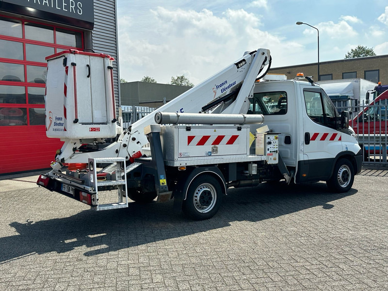 Iveco Daily 35S14 APK 10-07-2026 14 meter, 4x stamped, 413 working hours - Dostavno vozilo: slika 5 Iveco Daily 35S14 APK 10-07-2026 14 meter, 4x stamped, 413 working hours - Dostavno vozilo: slika 5