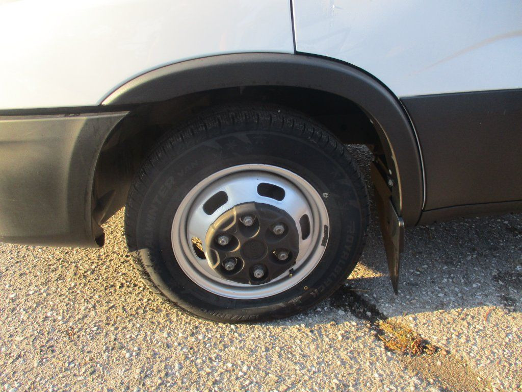 Iveco Daily 35C16 - Dostavno vozilo z zabojnikom: slika 2 Iveco Daily 35C16 - Dostavno vozilo z zabojnikom: slika 2