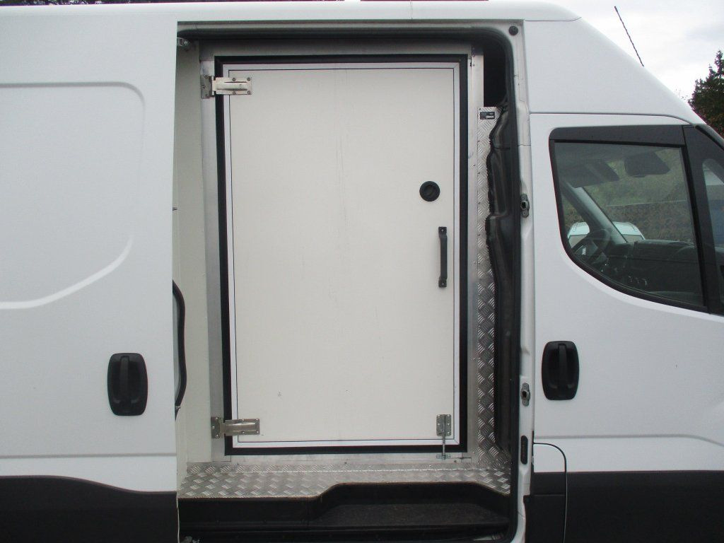 Iveco Daily 35C16 - Hladilno vozilo: slika 4 Iveco Daily 35C16 - Hladilno vozilo: slika 4