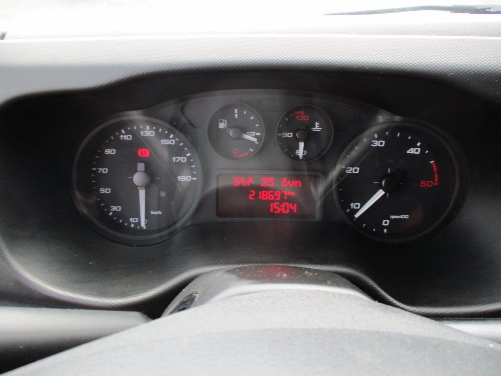 Hladilno vozilo Iveco Daily 35C16 Dhollandia: slika 17 Hladilno vozilo Iveco Daily 35C16 Dhollandia: slika 17