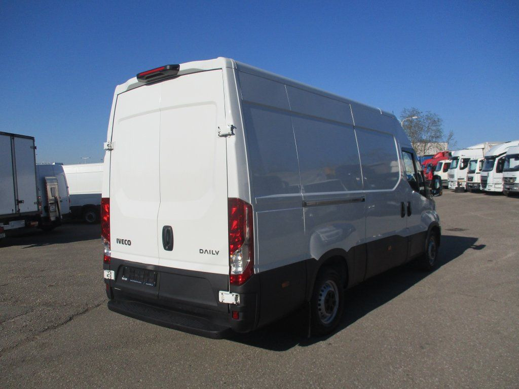 Iveco Daily 35S16 - Furgon: slika 5 Iveco Daily 35S16 - Furgon: slika 5