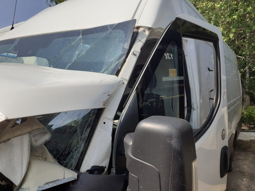 Iveco Daily 35S16 maxi Damaged - Furgon: slika 5 Iveco Daily 35S16 maxi Damaged - Furgon: slika 5