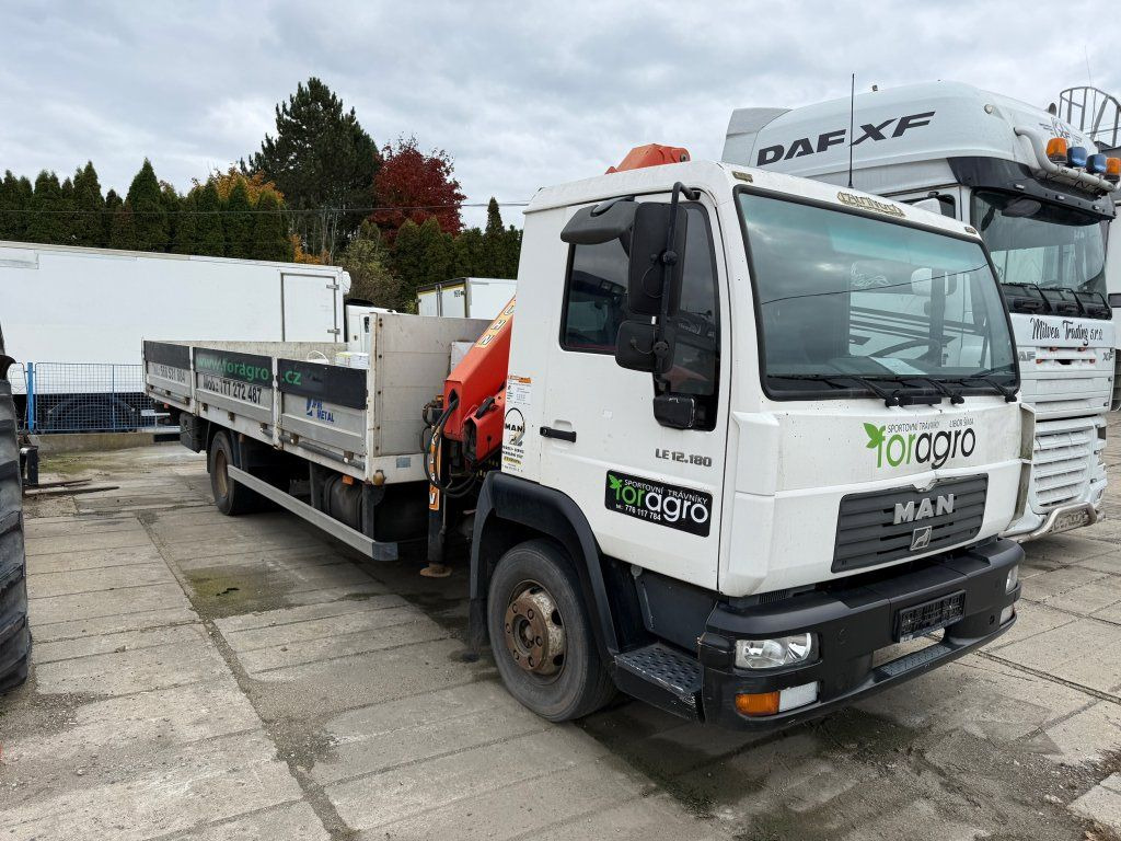 MAN 12.185 EURO 3 Kran UNBEWEGLICH - Tovornjak z dvigalom: slika 2 MAN 12.185 EURO 3 Kran UNBEWEGLICH - Tovornjak z dvigalom: slika 2