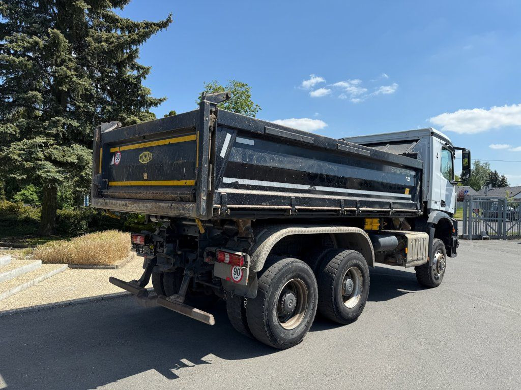 Mercedes-Benz 3343 Arocs 6x6 S3 EURO 6 - Tovornjak prekucnik: slika 5 Mercedes-Benz 3343 Arocs 6x6 S3 EURO 6 - Tovornjak prekucnik: slika 5