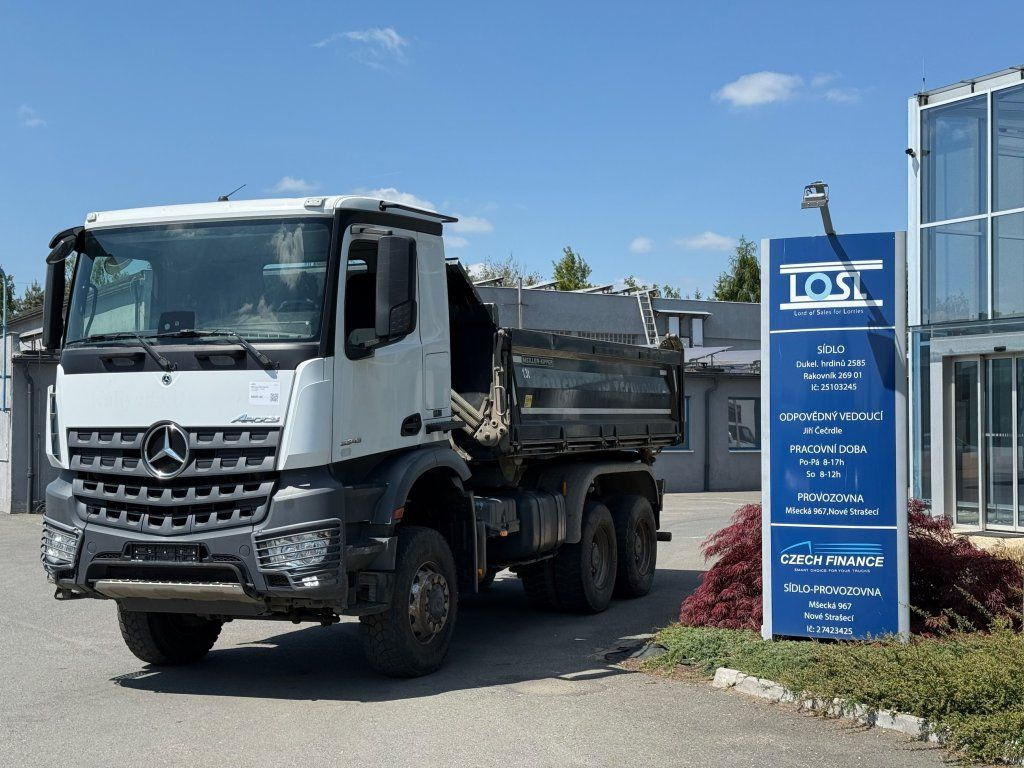 Mercedes-Benz 3343 Arocs 6x6 S3 EURO 6 - Tovornjak prekucnik: slika 2 Mercedes-Benz 3343 Arocs 6x6 S3 EURO 6 - Tovornjak prekucnik: slika 2