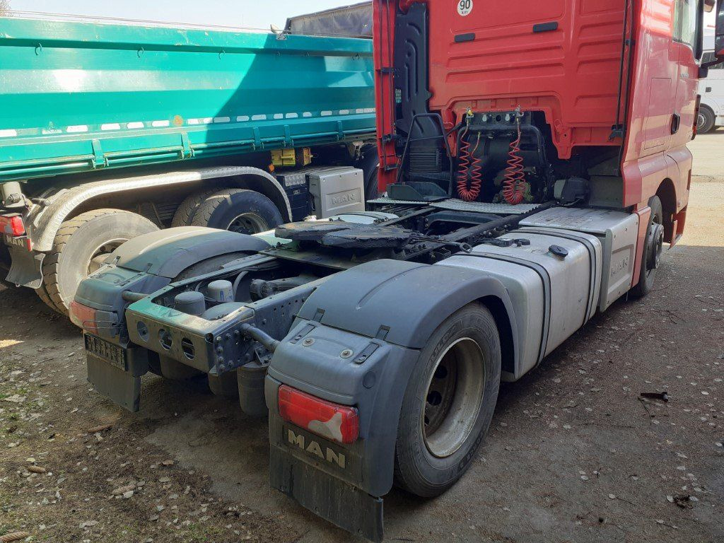 MAN TGX18.460 XLX Motorschaden/engine damage - Vlačilec: slika 3 MAN TGX18.460 XLX Motorschaden/engine damage - Vlačilec: slika 3