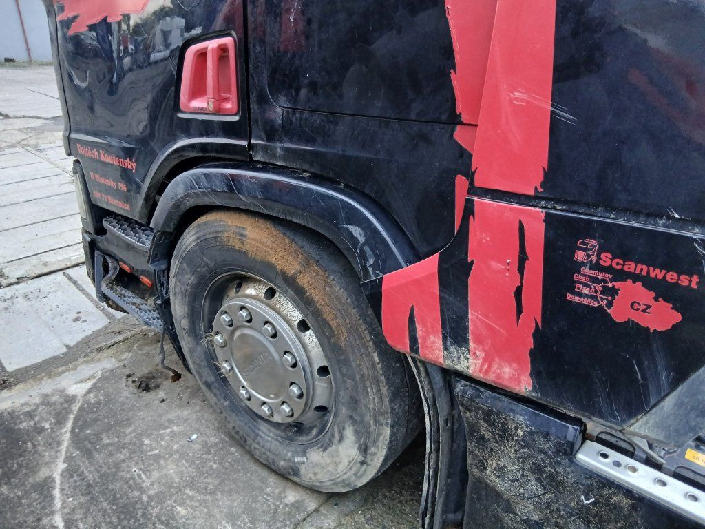 Scania R450 MEGA/lowdeck Unfall / damage - Vlačilec: slika 5 Scania R450 MEGA/lowdeck Unfall / damage - Vlačilec: slika 5