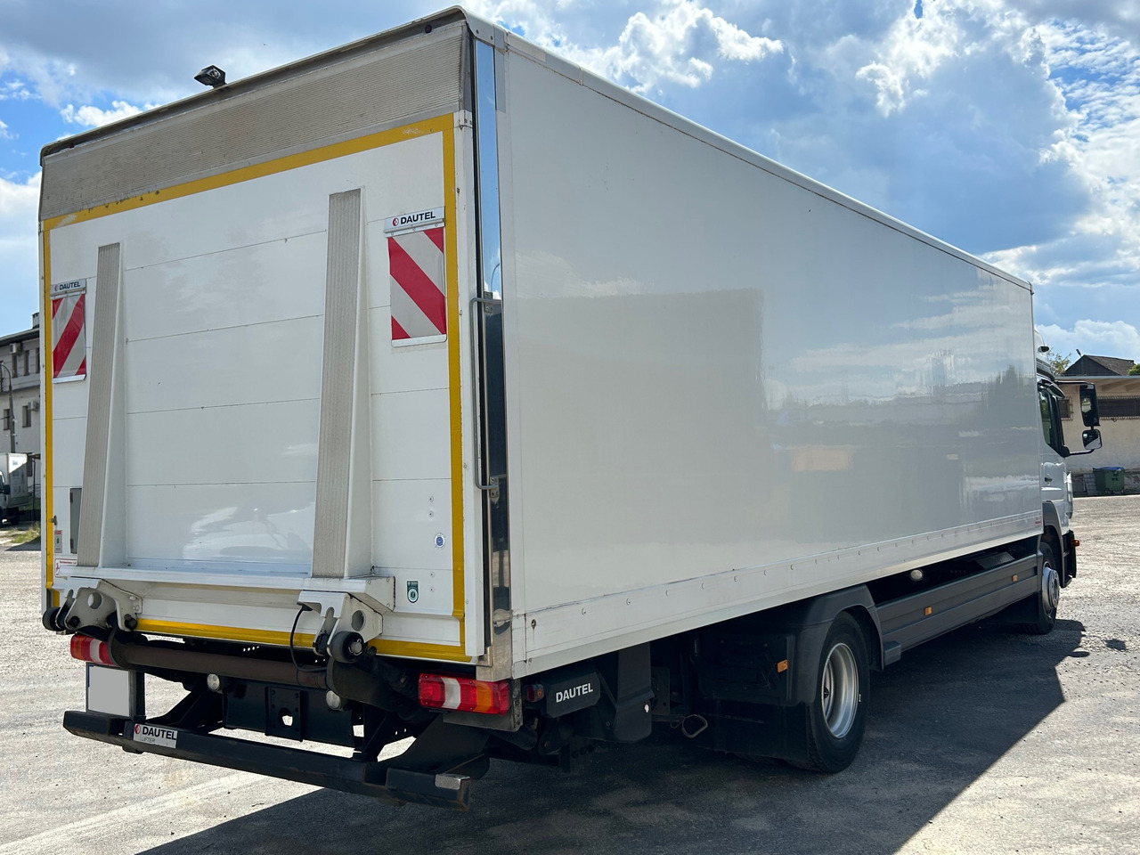 MERCEDES-BENZ ATEGO 1230 / BIGSPACE / 2020 / KOFFER 19 EPAL / LBW 2T - Tovornjak zabojnik: slika 3 MERCEDES-BENZ ATEGO 1230 / BIGSPACE / 2020 / KOFFER 19 EPAL / LBW 2T - Tovornjak zabojnik: slika 3
