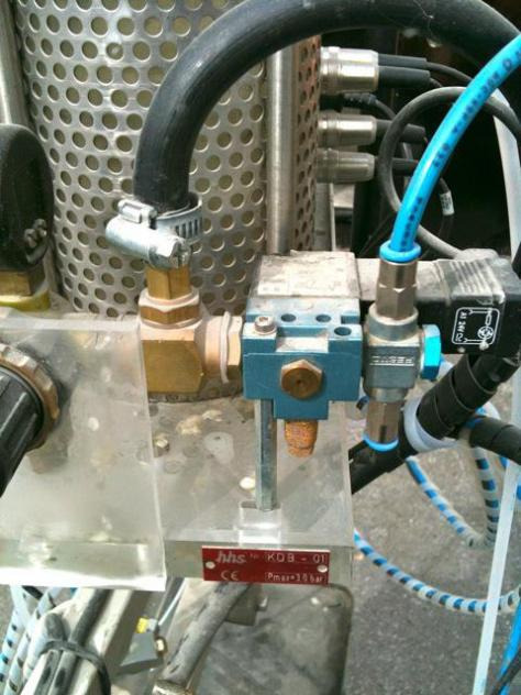 Baumer HHS C-210 2-channel glue application control system - Stroj za zgibanje: slika 4 Baumer HHS C-210 2-channel glue application control system - Stroj za zgibanje: slika 4