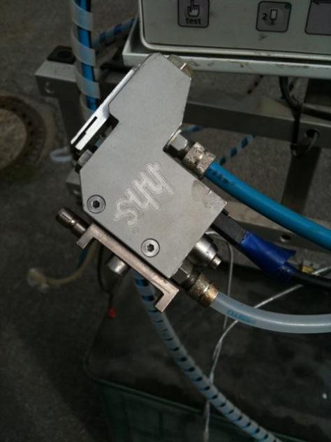 Baumer HHS C-210 2-channel glue application control system - Stroj za zgibanje: slika 3 Baumer HHS C-210 2-channel glue application control system - Stroj za zgibanje: slika 3