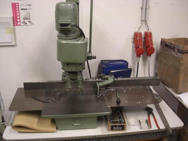 Constantin Hang 136-D Table Paper Drilling Machine - Tiskarski stroj: slika 2 Constantin Hang 136-D Table Paper Drilling Machine - Tiskarski stroj: slika 2