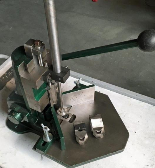 Karl Tränklein EH-1 corner round bumper - Stroj za vezavo: slika 1 Karl Tränklein EH-1 corner round bumper - Stroj za vezavo: slika 1