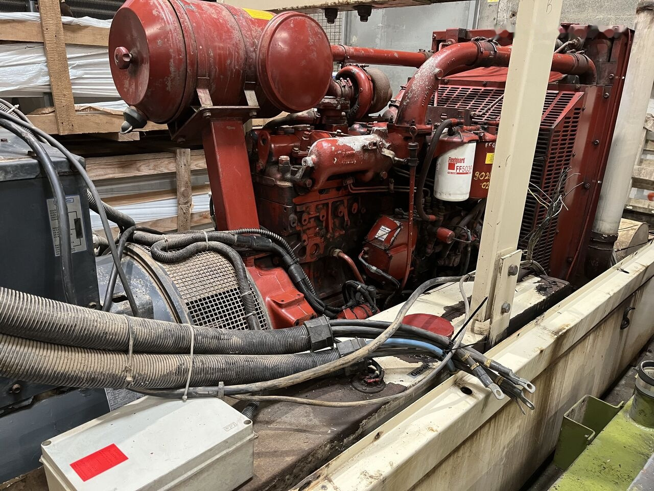 IVECO 240 kVa 8361 SRI - Generator: slika 3 IVECO 240 kVa 8361 SRI - Generator: slika 3