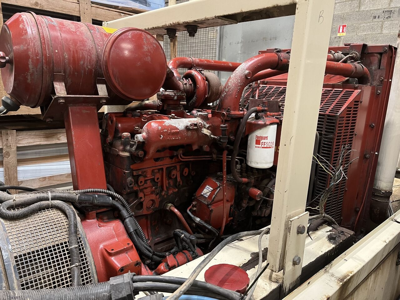 IVECO 240 kVa 8361 SRI - Generator: slika 2 IVECO 240 kVa 8361 SRI - Generator: slika 2