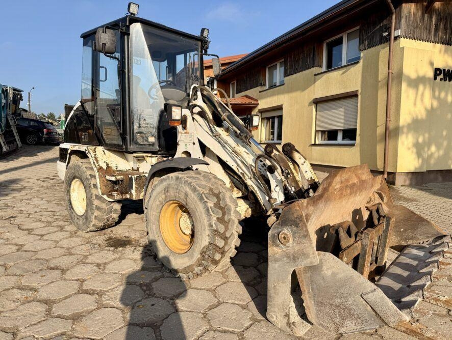 CAT 906 - Kolesni nakladalec: slika 2 CAT 906 - Kolesni nakladalec: slika 2