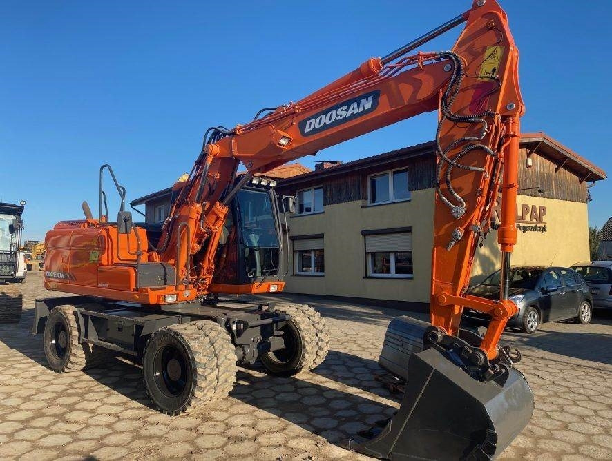 Doosan DX160W-3 - Bager na kolesih: slika 2 Doosan DX160W-3 - Bager na kolesih: slika 2