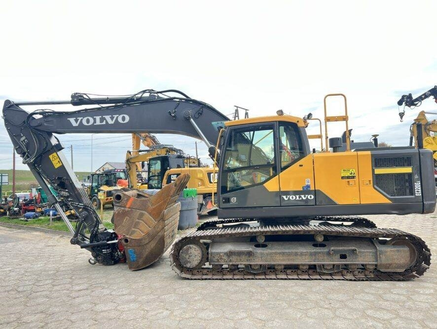 Volvo EC220EL ROTOTILT + LEICA 3D GPS 2xbucket - Bager goseničar: slika 1 Volvo EC220EL ROTOTILT + LEICA 3D GPS 2xbucket - Bager goseničar: slika 1