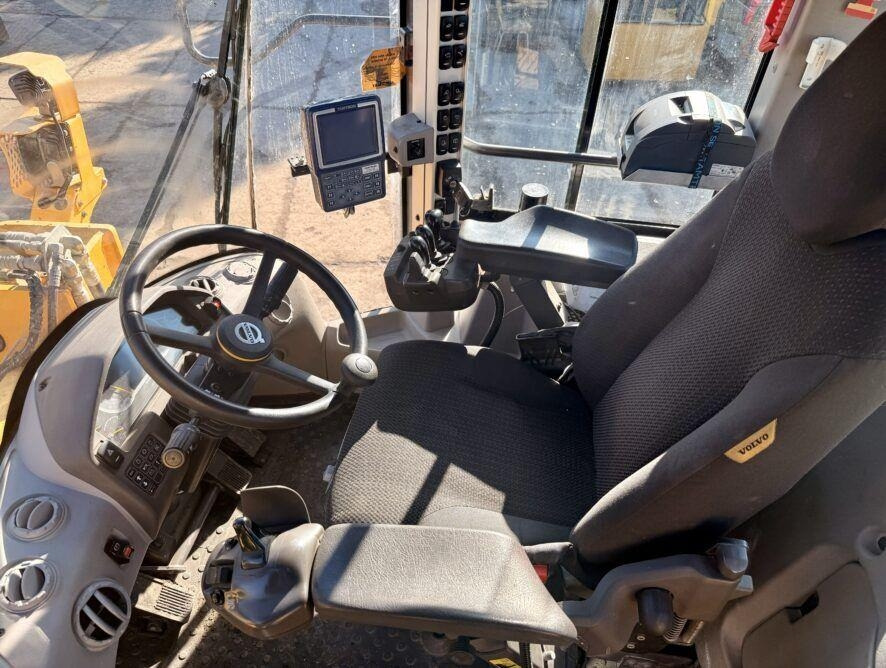 Volvo L110H - Kolesni nakladalec: slika 4 Volvo L110H - Kolesni nakladalec: slika 4