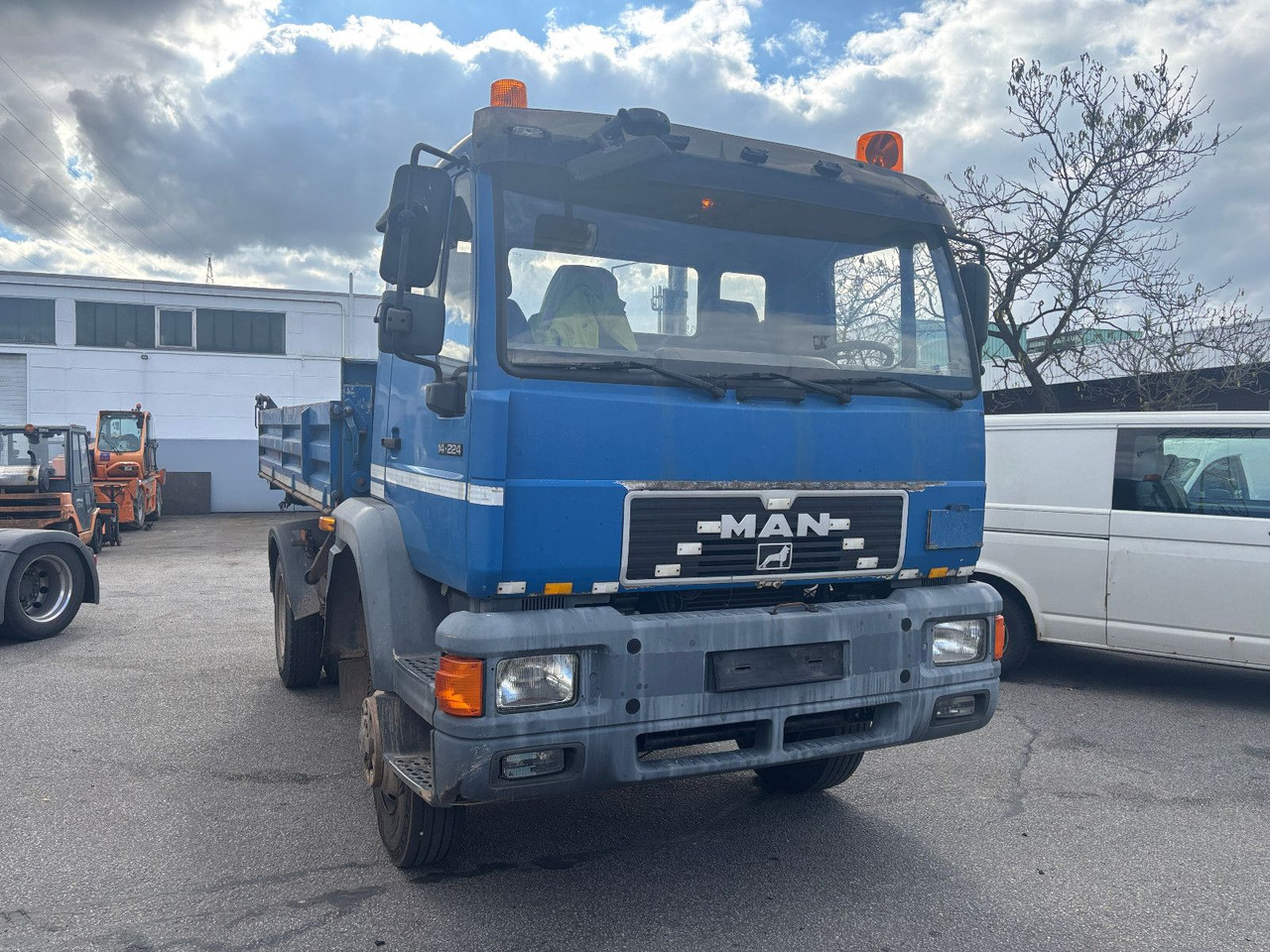 MAN 14.224 12.220 4x4 Meiller 3 Seitenkipper - Tovornjak prekucnik: slika 4 MAN 14.224 12.220 4x4 Meiller 3 Seitenkipper - Tovornjak prekucnik: slika 4