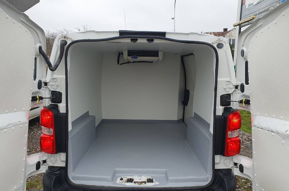 Citroen JUMPY CHLODNIA MROZNIA CARRIER+230V KLIMA EURO6 - Hladilno vozilo: slika 2 Citroen JUMPY CHLODNIA MROZNIA CARRIER+230V KLIMA EURO6 - Hladilno vozilo: slika 2